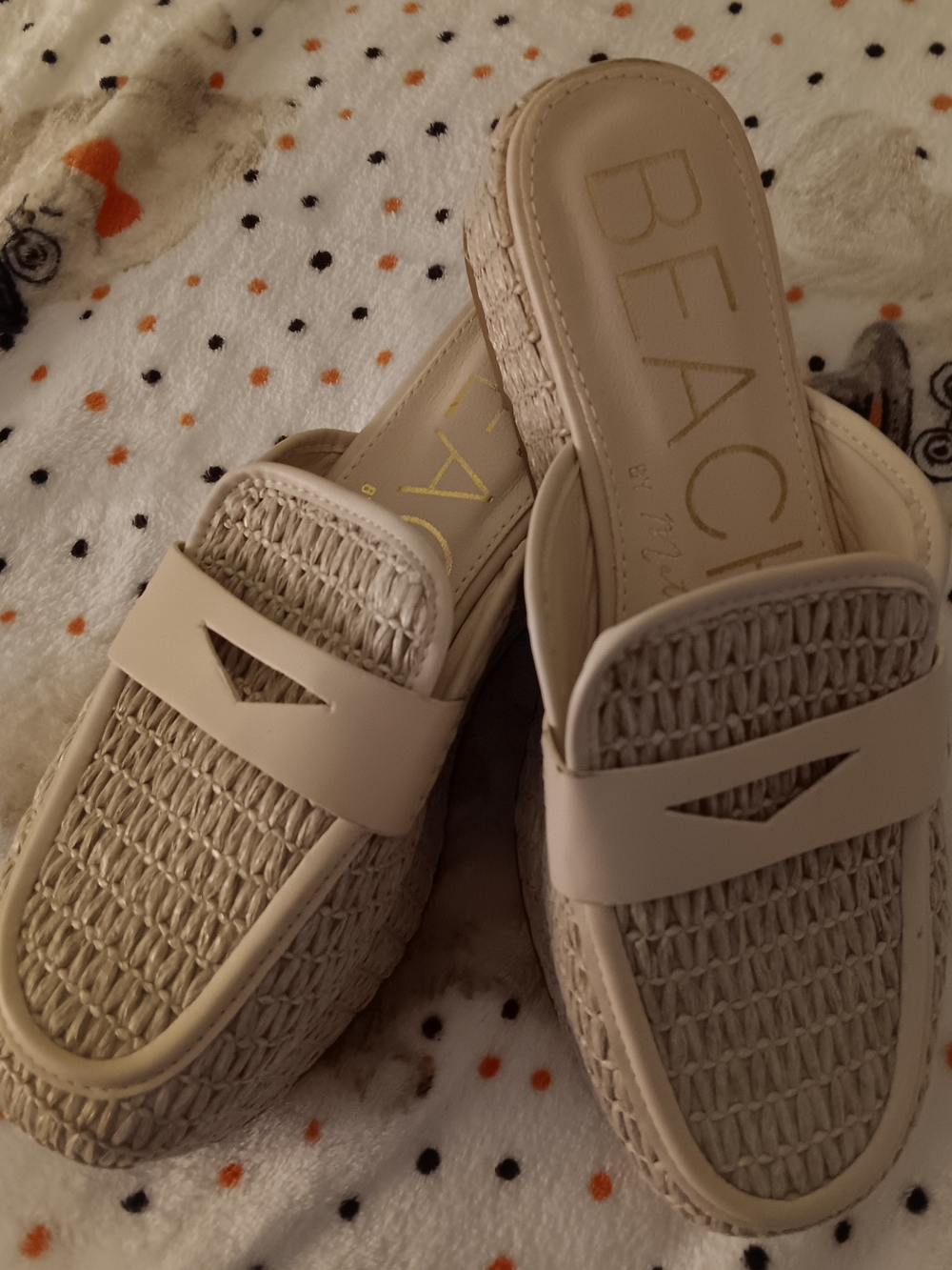 Nwot Beach Beige Woven Slip-On Mule - Women's